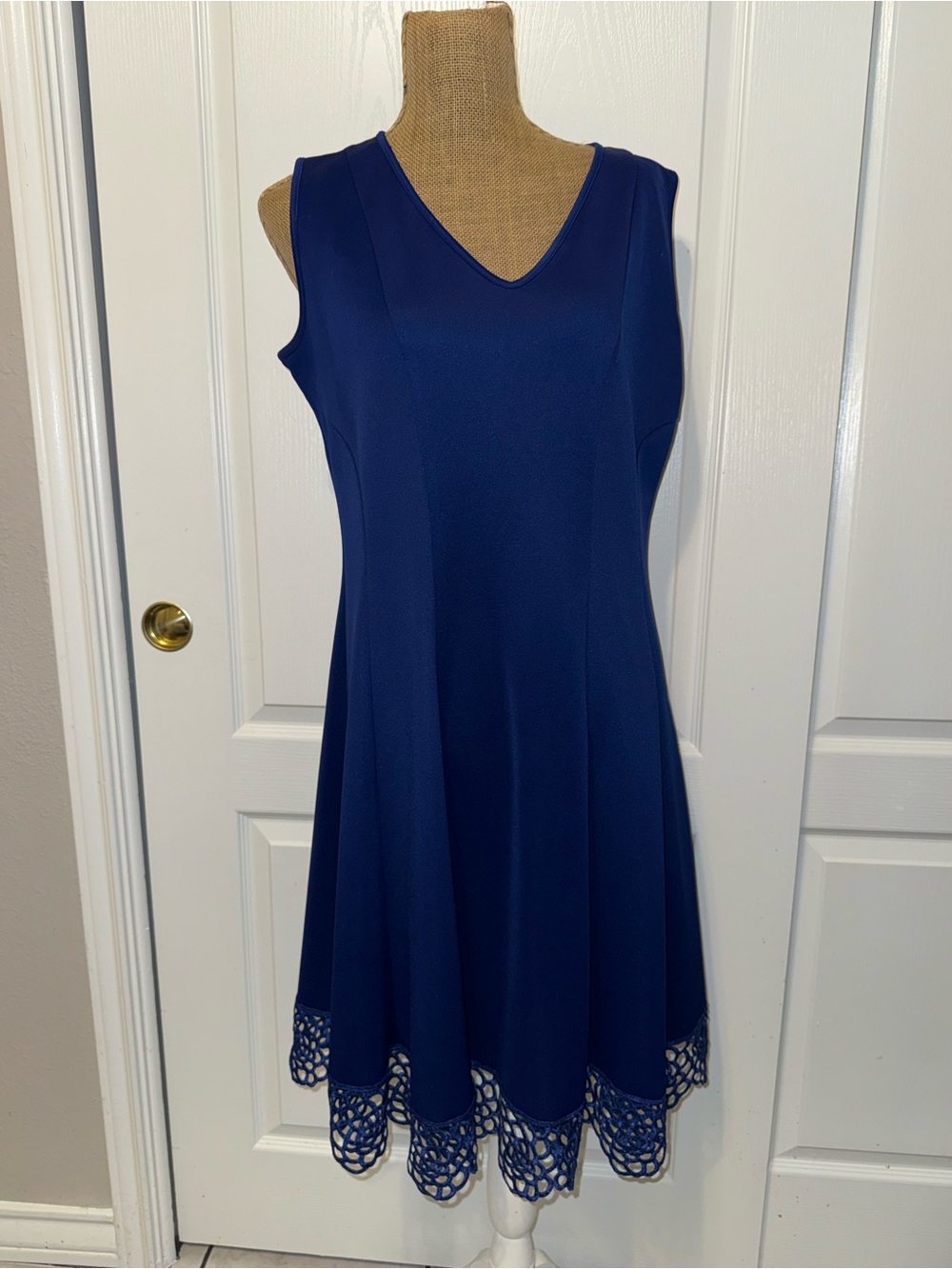 Liz Claiborne Sleeveless V-Neck Navy Dress with Lace Hem